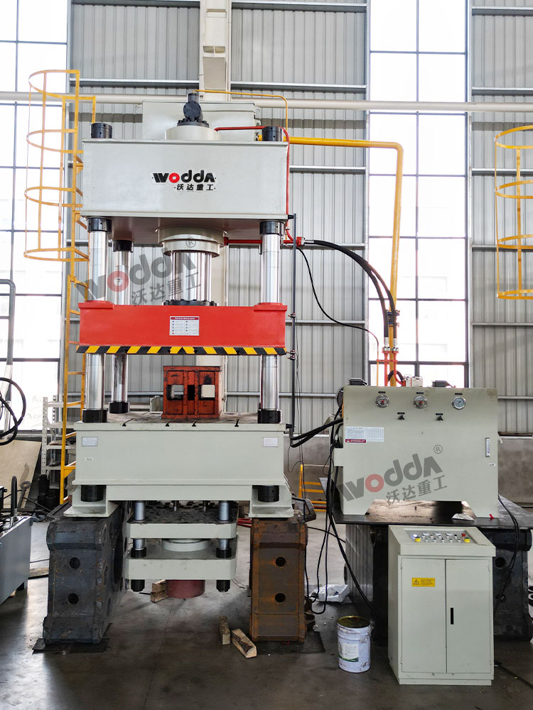 500噸液壓(yā)墊拉伸(shēn)機