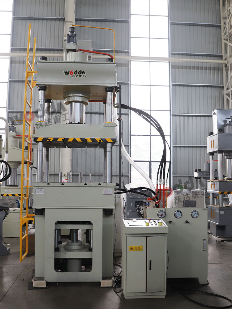 200噸(dūn)拉伸機(ji)