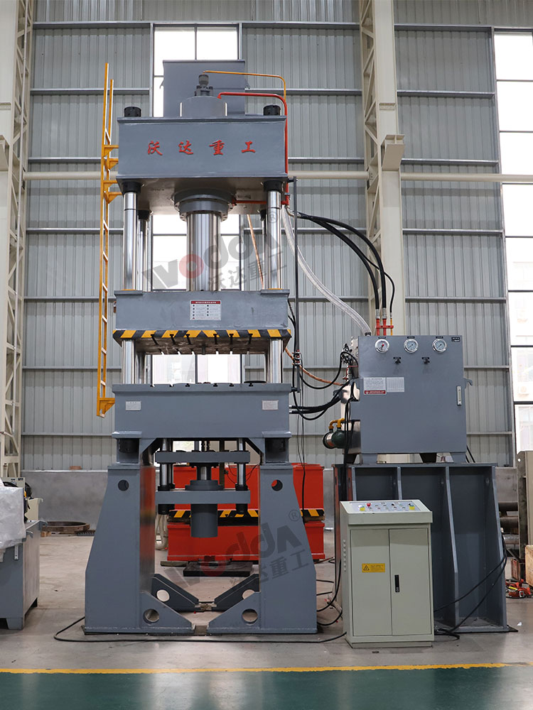 315噸液(ye)壓墊拉伸(shēn)機