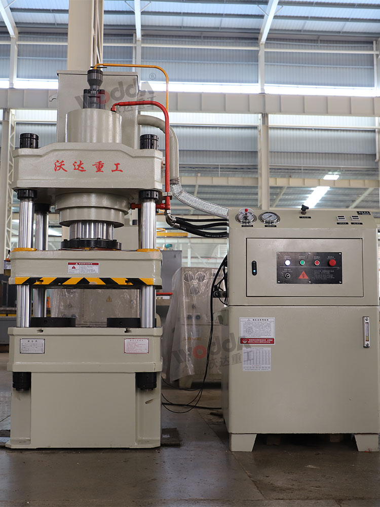 200t油壓機（三梁四(si)柱液壓機）