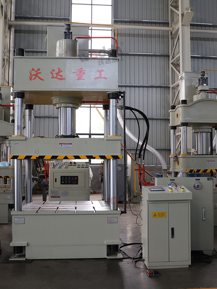 大台面(miàn)200噸三梁四柱液壓(ya)機