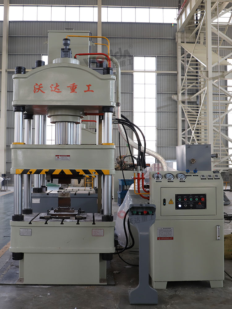 200噸三(sān)梁四柱液壓機（粉(fěn)末成型液壓機）