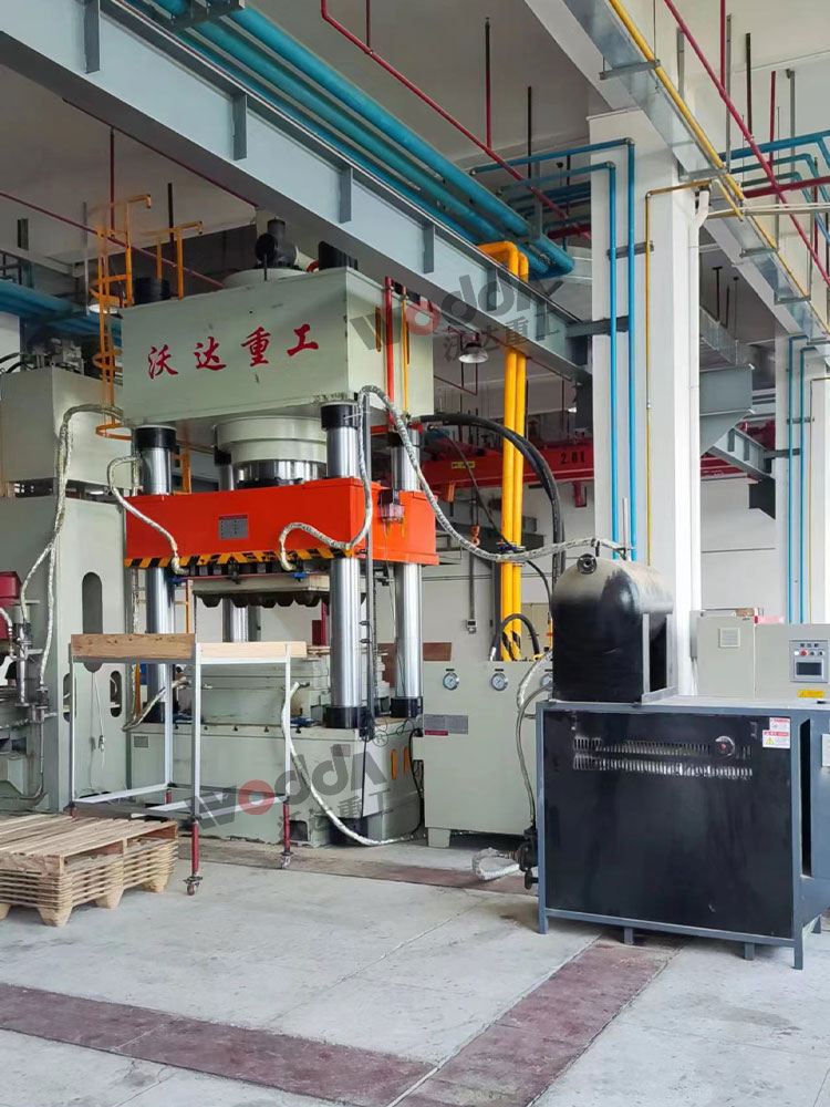 1000噸四(si)柱液壓機(ji)