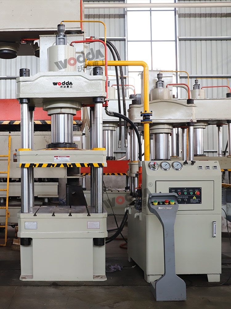 200噸(dun)四柱拉(la)伸機