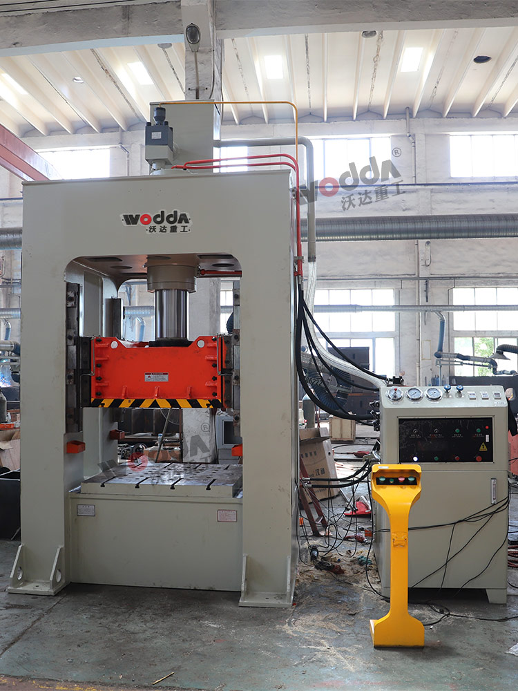 200噸(dūn)框架式(shi)拉伸液(yè)壓機