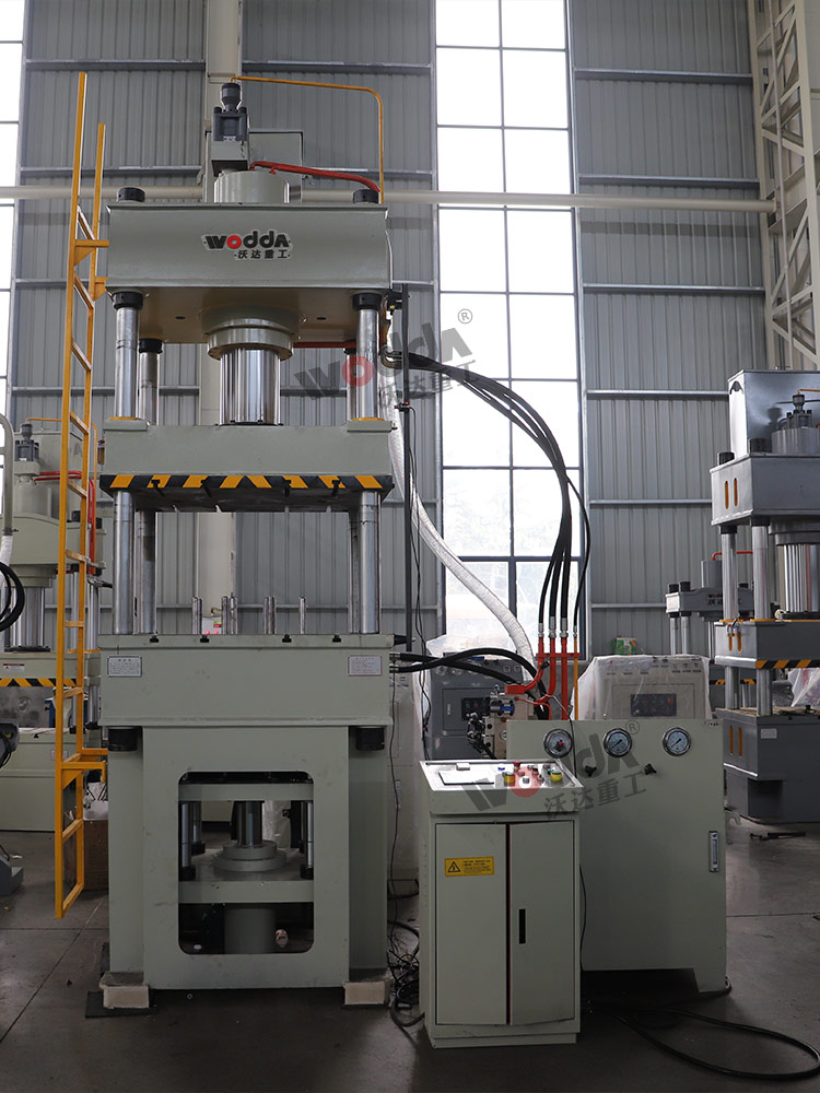 200噸液(yè)壓頂拉(la)伸機