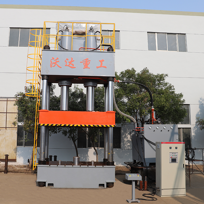 800噸雙缸四(sì)柱液壓機