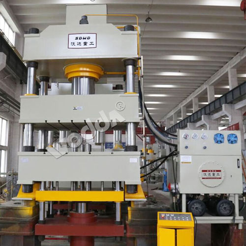 630t四(si)柱液壓機