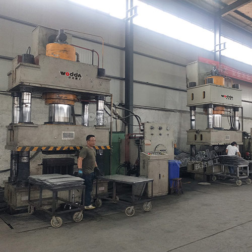 不鏽(xiu)鋼地溝蓋(gài)闆成型液(ye)壓機