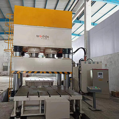 3000噸四(sì)柱液壓機_3000噸壓(yā)力機