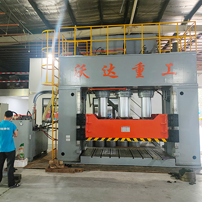 1000噸(dun)框架式薄闆拉(lā)伸液壓機_1000噸框(kuang)架液壓機