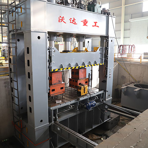 630噸框架(jia)式液壓機