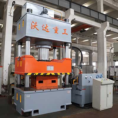 500噸鋼闆(pǎn)壓型四(si)柱液壓(yā)機