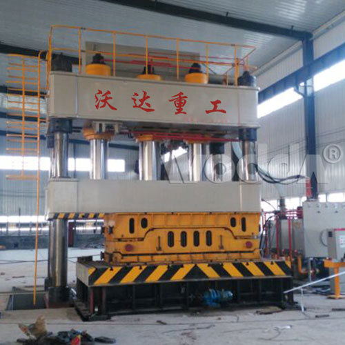 2000噸汽車钣金(jīn)拉伸成型液(ye)壓機-四柱液(yè)壓機